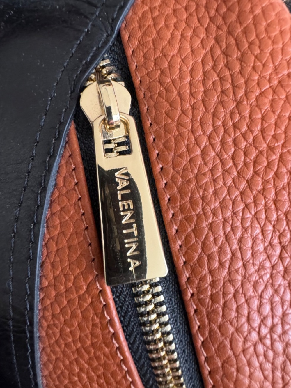 NWT Valentina Italy Convertible Leather Sling Backpack - Picture 4 of 11